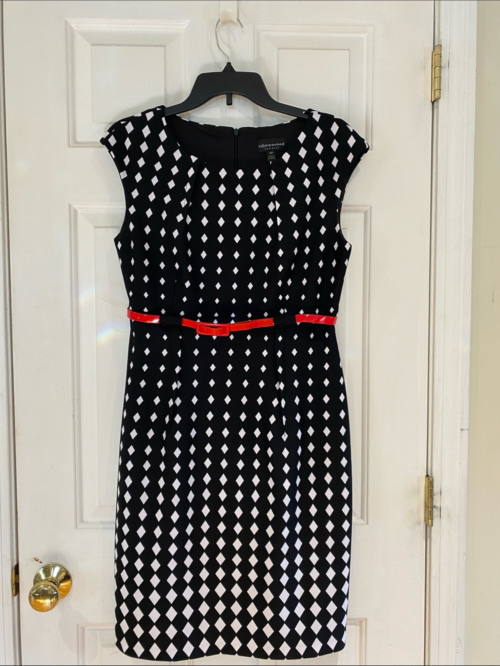 connected apparel Black & White Diamond-Print Sheath Dress with Red Belt